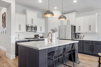 7905 Catbird Ln in Austin, TX - Building Photo - Building Photo