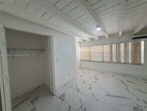 2450 Garfield St in Hollywood, FL - Building Photo - Building Photo