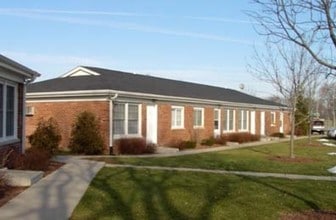 Courtyard Apartments in Belvidere, IL - Building Photo - Building Photo