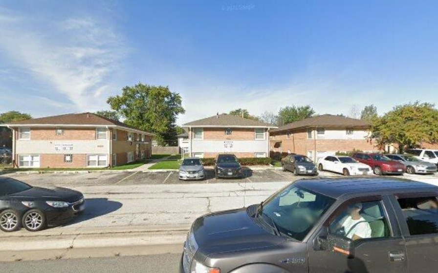 18508 Torrence Ave in Lansing, IL - Building Photo