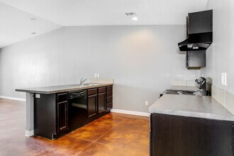 1042 S Vassar St in Wichita, KS - Building Photo - Building Photo