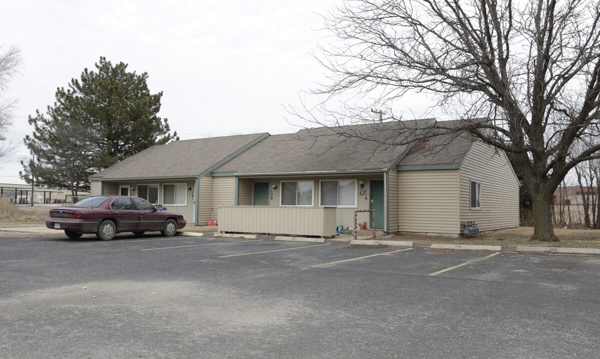 Woodlawn Apartments in Wellington, KS - Foto de edificio