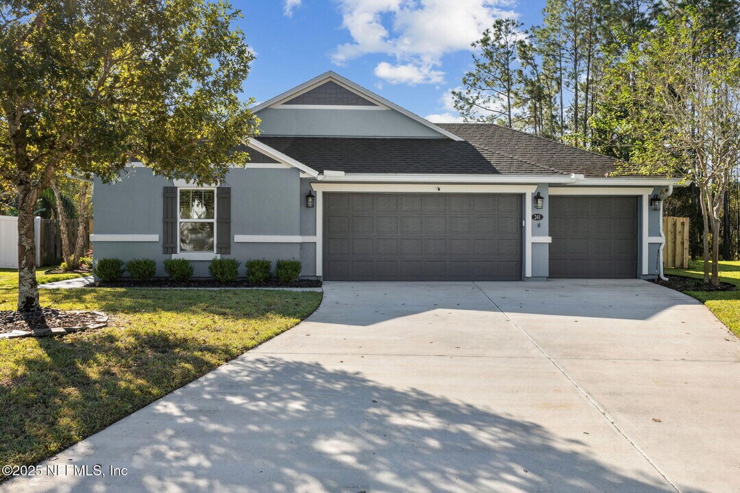 241 Peter Island Dr in St. Augustine, FL - Building Photo