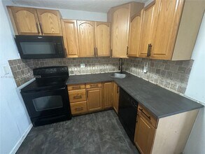 1185 NW 125th St in North Miami, FL - Building Photo - Building Photo