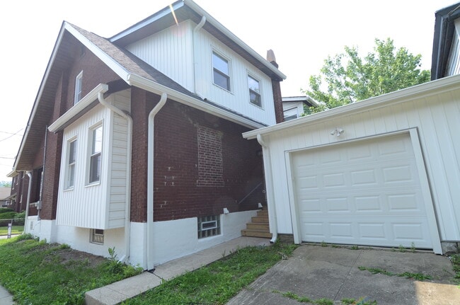 2001 Glenway Ave in Covington, KY - Foto de edificio - Building Photo