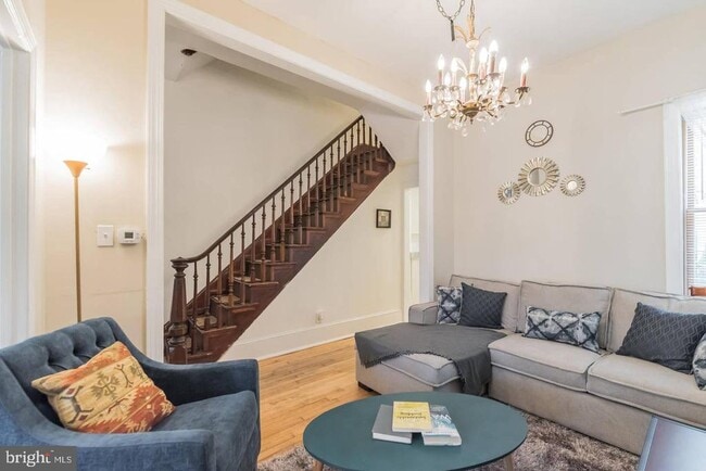 2439 Grays Ferry Ave in Philadelphia, PA - Building Photo - Building Photo