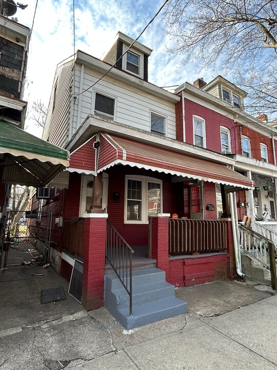 437 Walnut Ave in Trenton, NJ - Building Photo