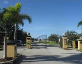 1520 Las Villas Blvd in Sebring, FL - Building Photo - Building Photo