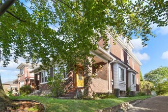 6345 Morrowfield Ave in Pittsburgh, PA - Foto de edificio - Building Photo