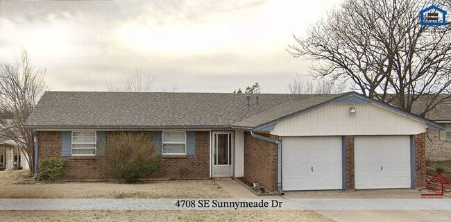 property at 4708 SE Sunnymeade