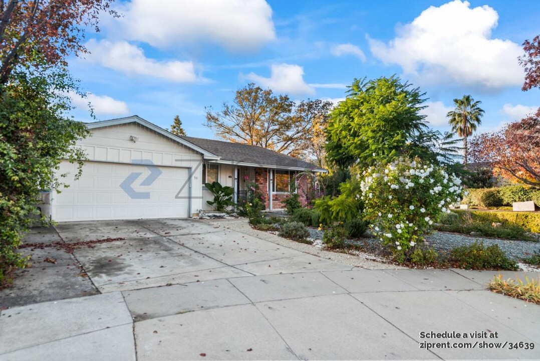 90 Pear Blossom Ct in San Jose, CA - Foto de edificio