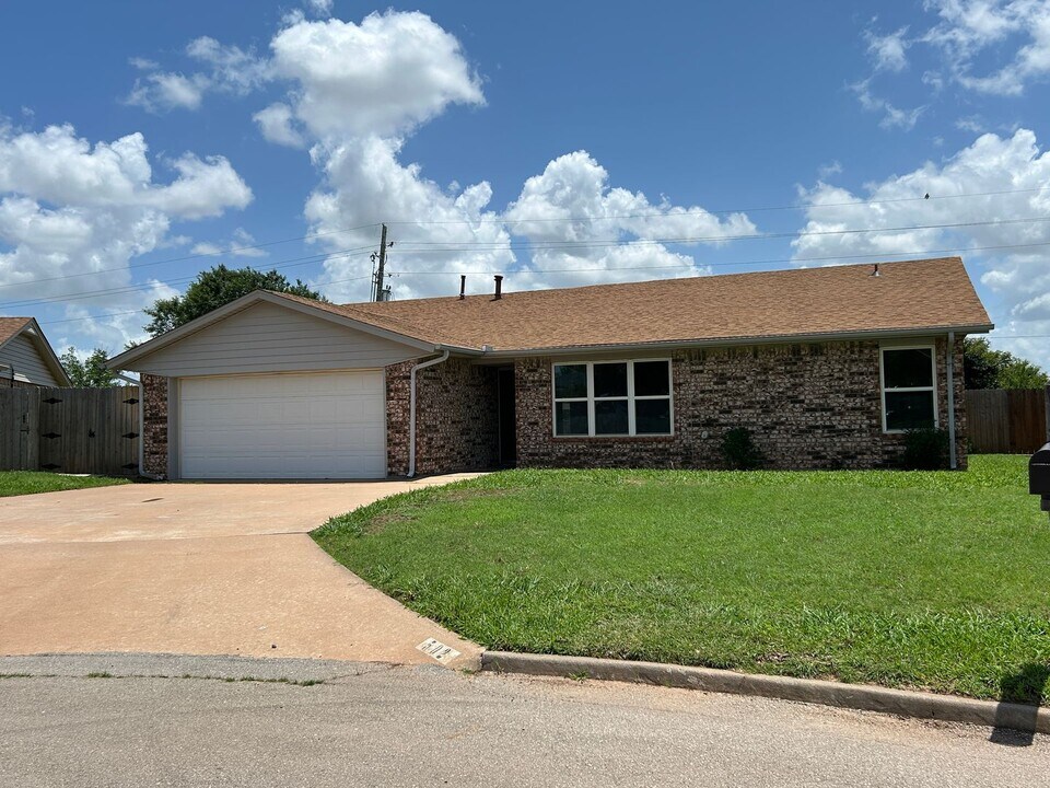 502 SW 75th St in Lawton, OK - Building Photo