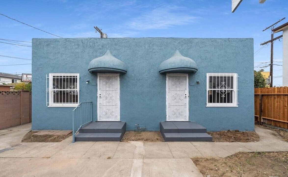 454 W 59th Pl in Los Angeles, CA - Building Photo