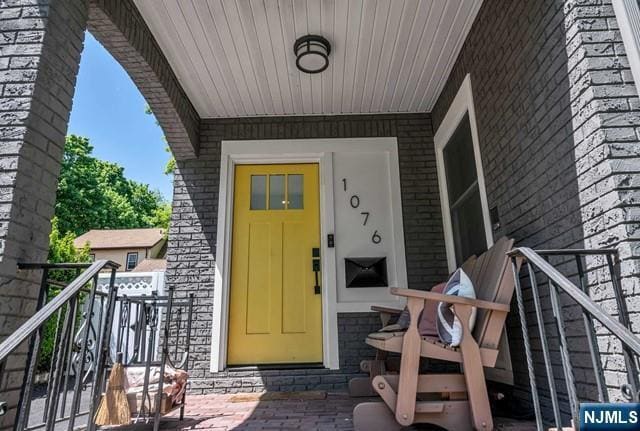 1076 Stasia St in Teaneck, NJ - Building Photo - Building Photo