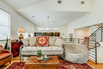 1161 Ridgeway Dr in Austin, TX - Foto de edificio - Building Photo