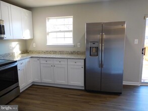 9928 Royal Commerce Pl in Upper Marlboro, MD - Foto de edificio - Building Photo