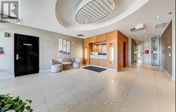 840-1840 Queens Plate Dr in Toronto, ON - Building Photo - Building Photo