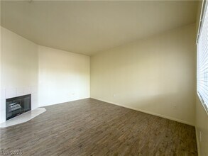 5250 S Rainbow Blvd in Las Vegas, NV - Building Photo - Building Photo