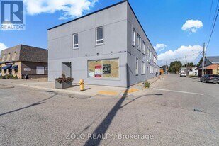 206 Wellington St in Wallaceburg, ON - Building Photo