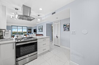 3581 S Ocean Blvd in South Palm Beach, FL - Building Photo - Building Photo