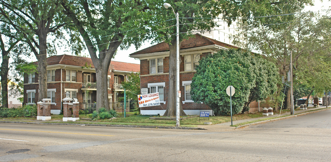 220-226 Cleveland St in Memphis, TN - Building Photo