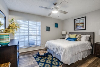 Eastgrove in Dallas, TX - Building Photo - Building Photo