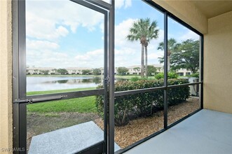 3221 Cottonwood Bend in Ft. Myers, FL - Foto de edificio - Building Photo