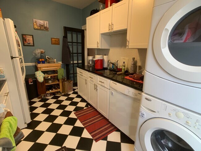 1662 Commonwealth Avenue, Unit 22 in Boston, MA - Building Photo - Building Photo