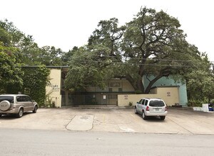 San Pedro Oaks in Austin, TX - Building Photo - Building Photo