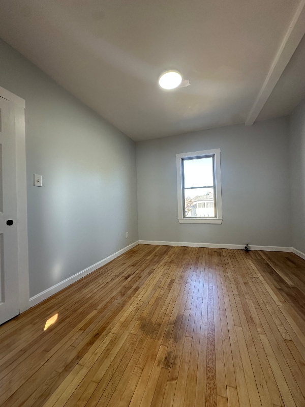 22 Stoughton Ave in Webster, MA - Foto de edificio - Building Photo