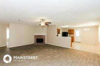 805 Encino Dr in Arlington, TX - Foto de edificio - Building Photo