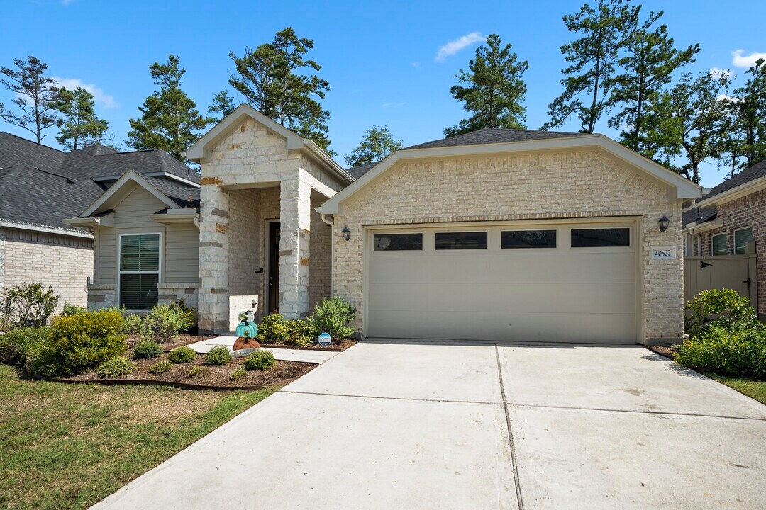 40527 Goldeneye Pl in Magnolia, TX - Foto de edificio