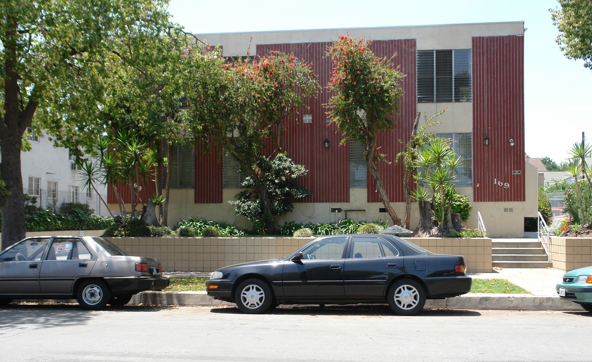 169 N Holliston Ave in Pasadena, CA - Building Photo