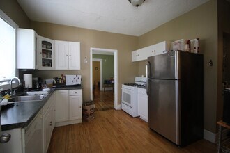 313 14th Ave NE, Unit First Floor Duplex in Minneapolis, MN - Building Photo - Building Photo