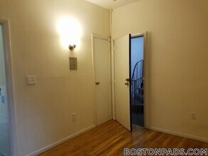 53 S Huntington Ave in Boston, MA - Building Photo - Building Photo