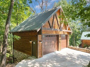 5281 Laurel Ln in Gainesville, GA - Building Photo - Building Photo