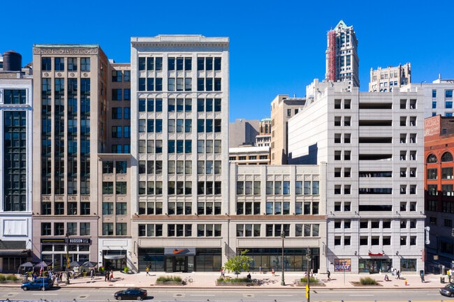 The Lofts of Merchants Row in Detroit, MI - Foto de edificio - Building Photo