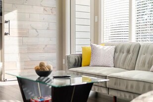 805 The High Rd in Austin, TX - Building Photo