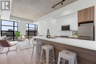 24 Augusta St in Hamilton, ON - Building Photo - Building Photo