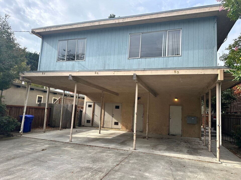 53 E Richmond Ave. in Richmond, CA - Foto de edificio