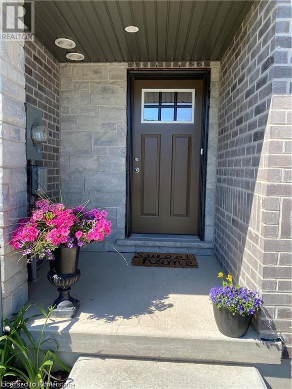135 Hardcastle Dr in Cambridge, ON - Building Photo - Building Photo