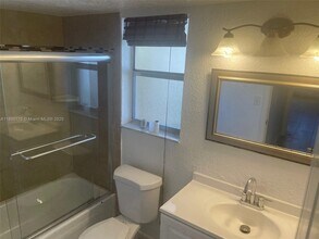 8500 Sunrise Lakes Blvd in Sunrise, FL - Building Photo - Building Photo