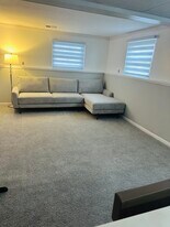 15742 Woodmont St in Romulus, MI - Building Photo