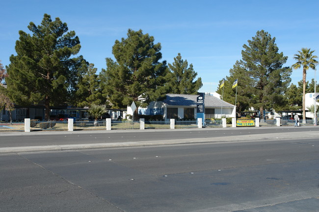 Nellis Gardens in Las Vegas, NV - Building Photo - Building Photo