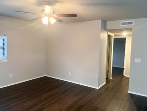 428 SE G St in Bentonville, AR - Building Photo - Building Photo