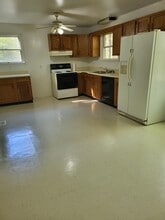 5336 Charles Ave in King George, VA - Foto de edificio - Building Photo