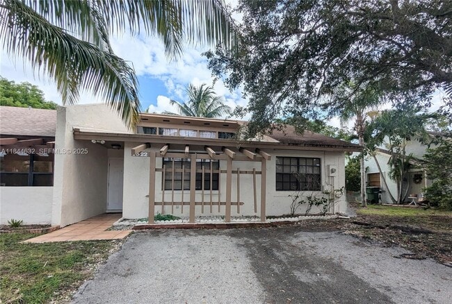 property at 1322 Sandpiper Blvd