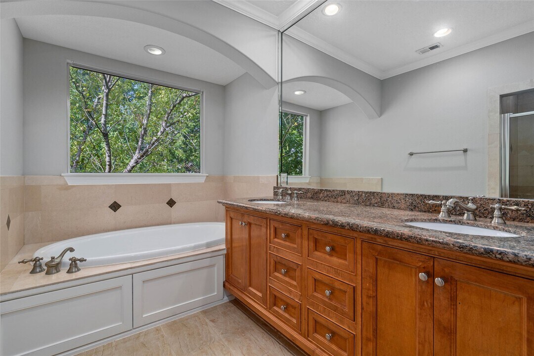 6124 Tyne St in Houston, TX - Building Photo