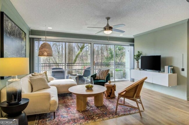 2383 Akers Mill Rd in Atlanta, GA - Building Photo - Building Photo