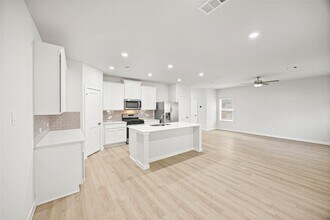 7910 Alset Dr in Magnolia, TX - Building Photo - Building Photo